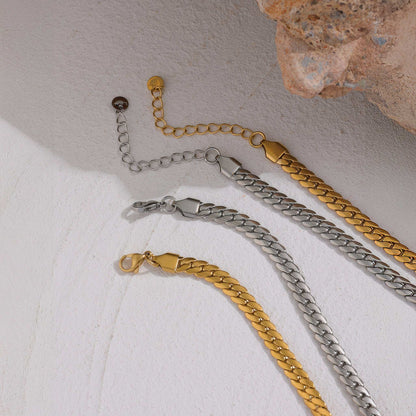 AMORE Heart Link Necklace - Gold - Additional View - Ohh Glam