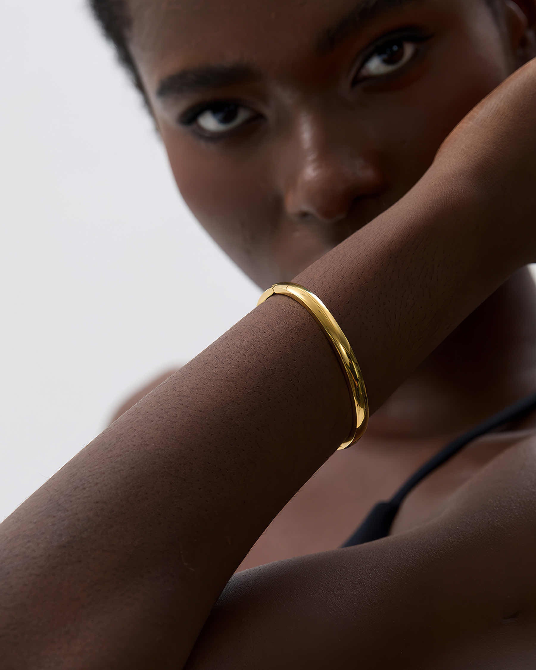 Aurelia Minimalist Bangle - Gold - Back View - Ohh Glam
