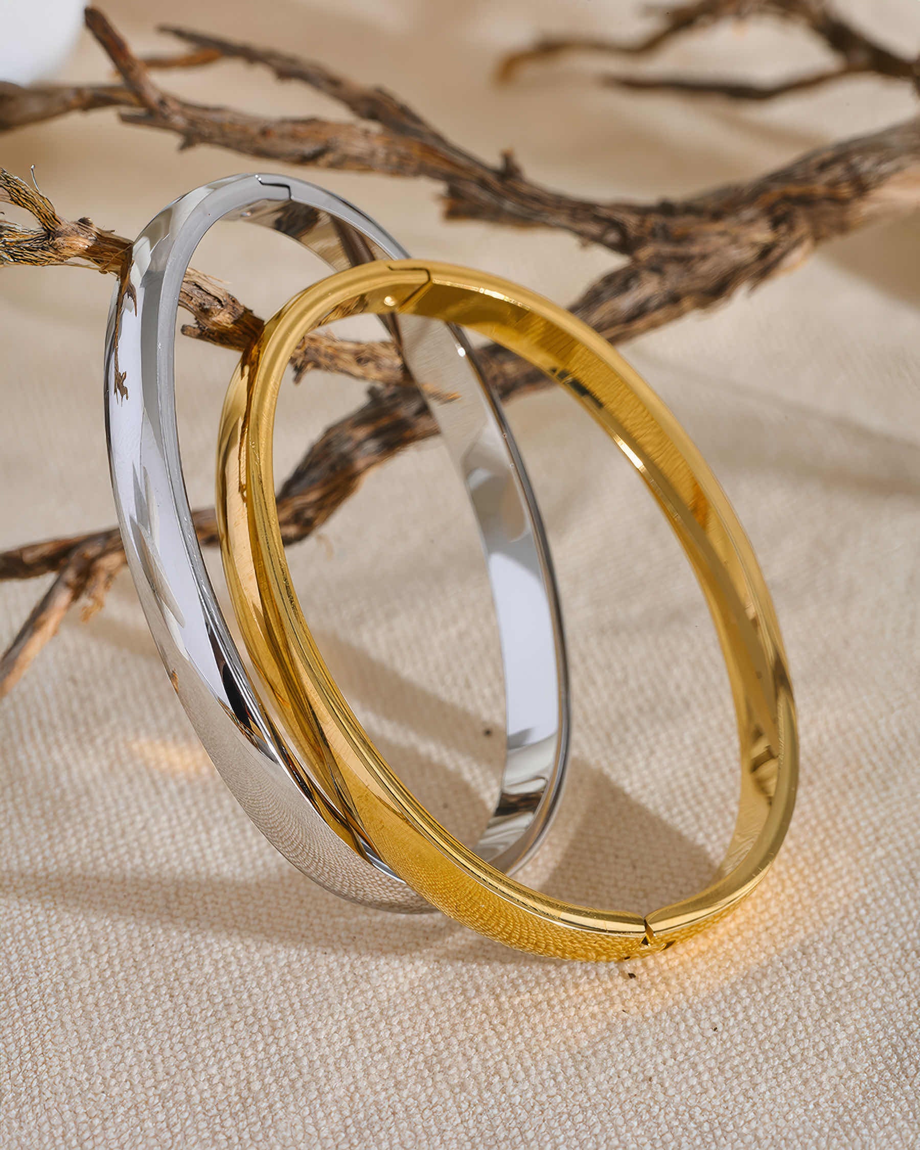 Aurelia Minimalist Bangle - Gold - Detail View - Ohh Glam