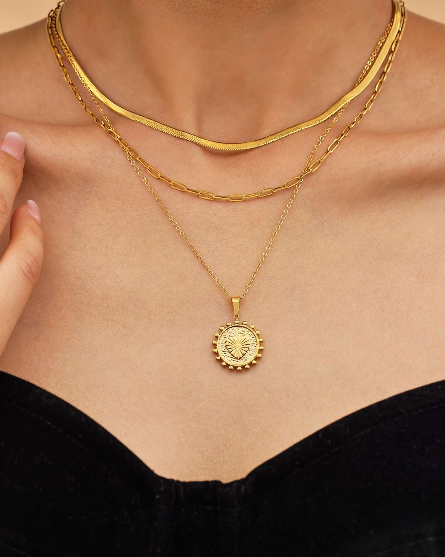 CELESTIA Layered Heart Medallion - Gold - Detail View - Ohh Glam