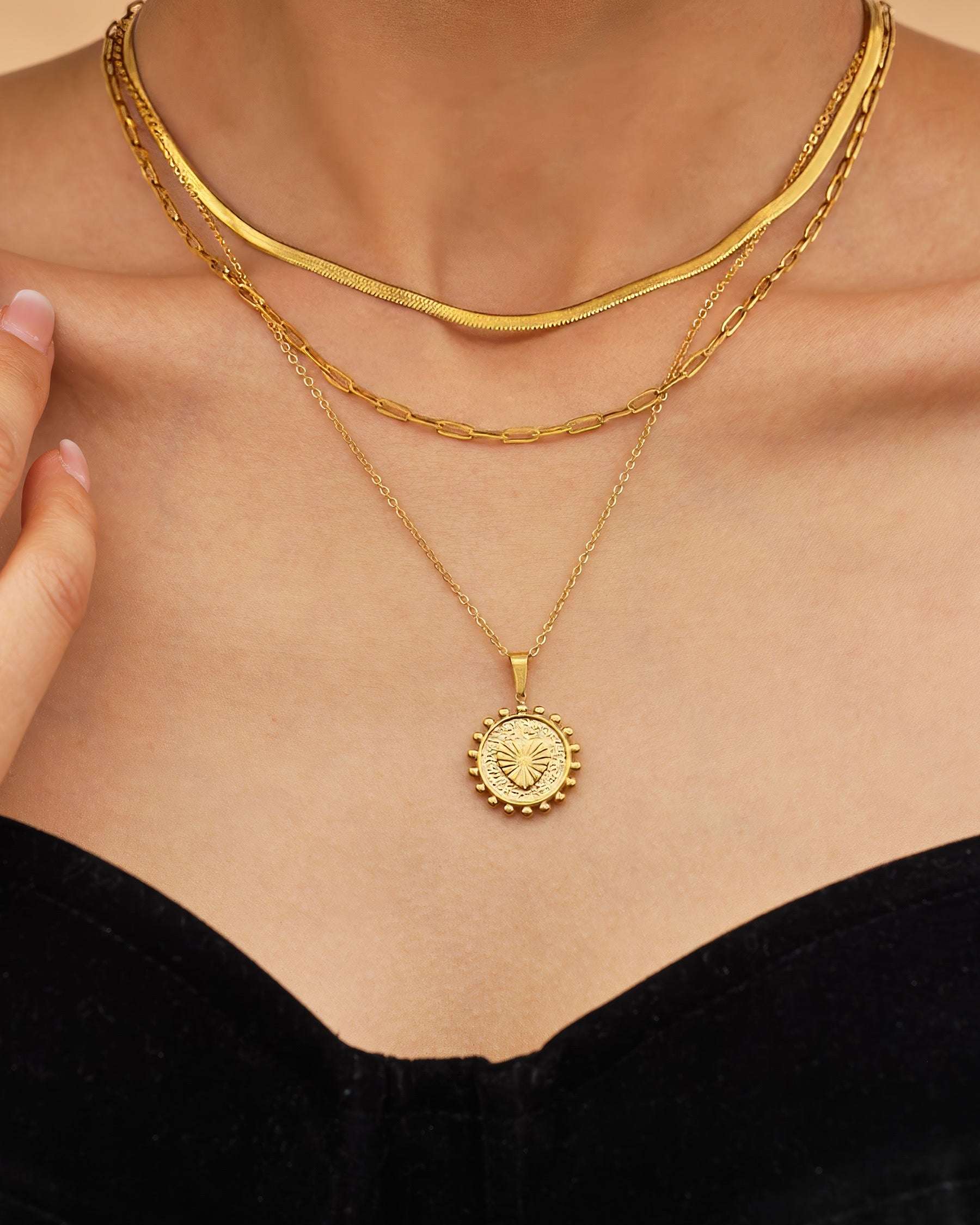 CELESTIA Layered Heart Medallion - Gold - Detail View - Ohh Glam