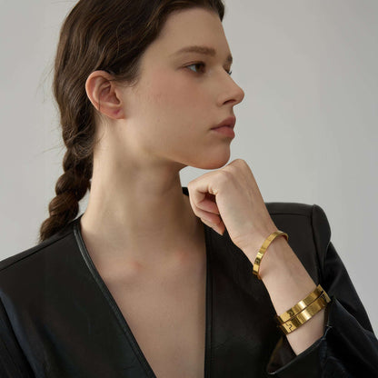 Verona Classic Bangle | Large Fit - Gold - Additional View - Ohh Glam