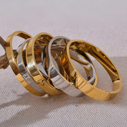 Verona Classic Bangle | Large Fit - Gold - Back View - Ohh Glam