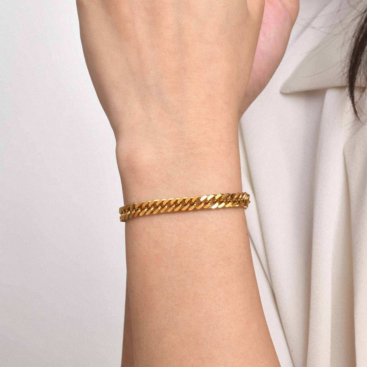 LEGACY Cuban Link Bracelet - Gold - Detail View - Ohh Glam