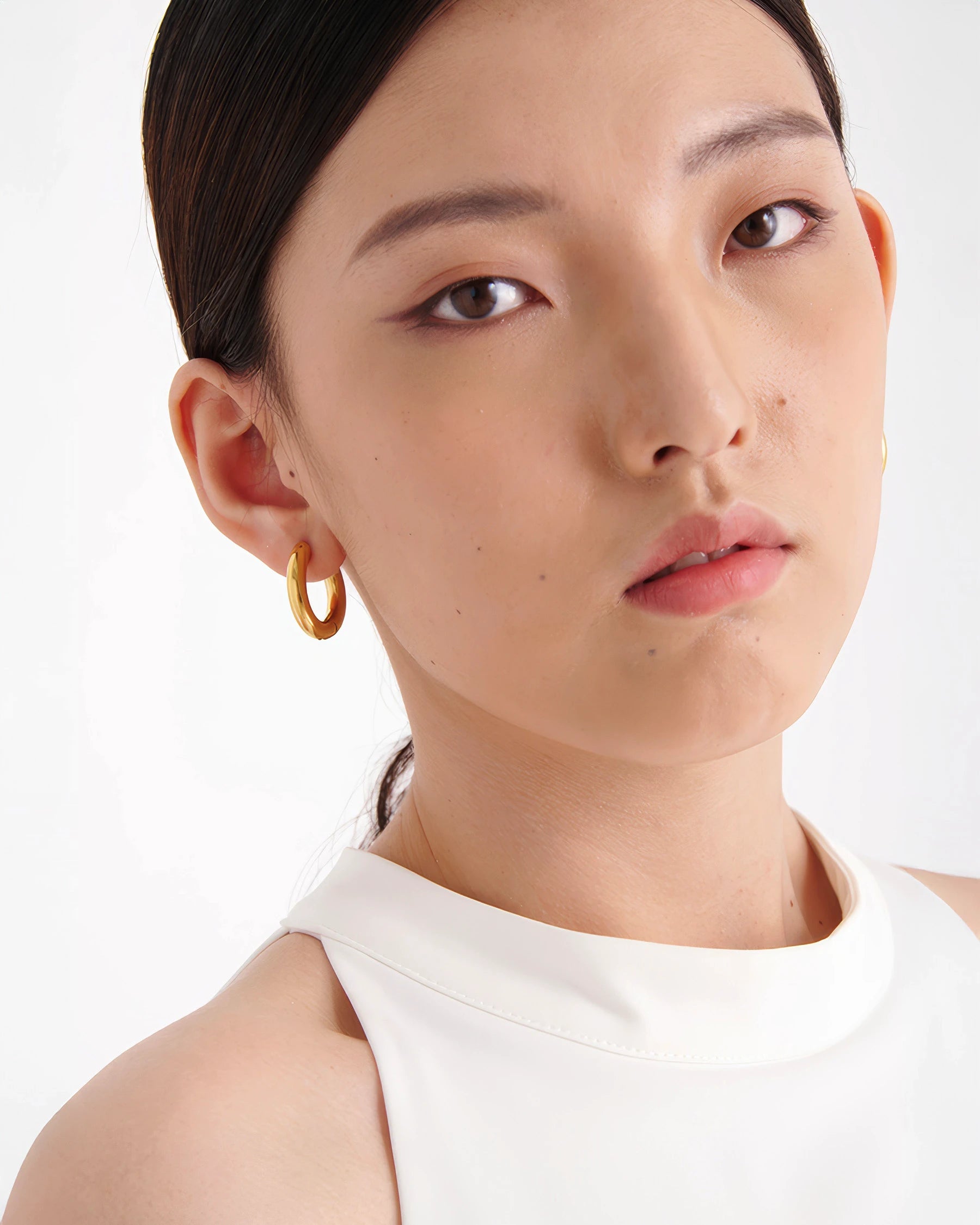 LUNA Minimalist Hollow Hoop Earrings - Gold - Detail View - Ohh Glam