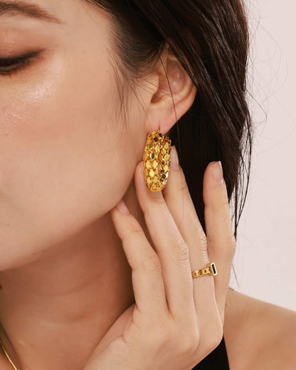 MERMAID Scale Hoop - Gold - Detail View - Ohh Glam
